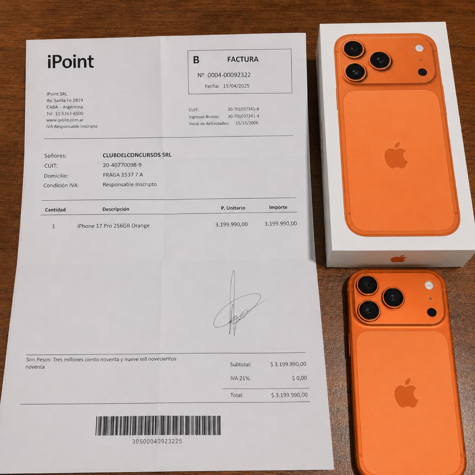 Factura del iPhone 17 Pro 256GB Naranja comprado por Club del Concurso a iPoint